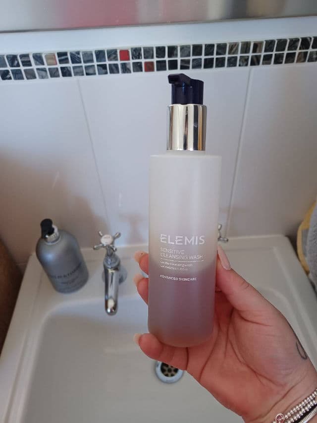 Elemis Sensitive Cleansing Wash review photo by k8sup