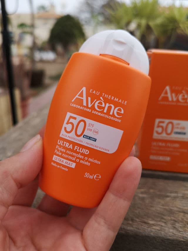 Avene Fluid Ultra Mat 50+ review photo by lauryte
