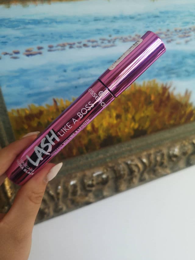 Essence Lash Like A Boss Instant Volume & Length Mascara review photo by lauryte