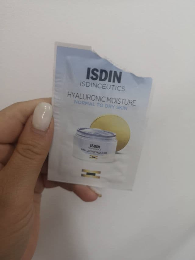 ISDIN Isdinceutics Hyaluronic Moisture - Normal to Dry review photo by lauryte