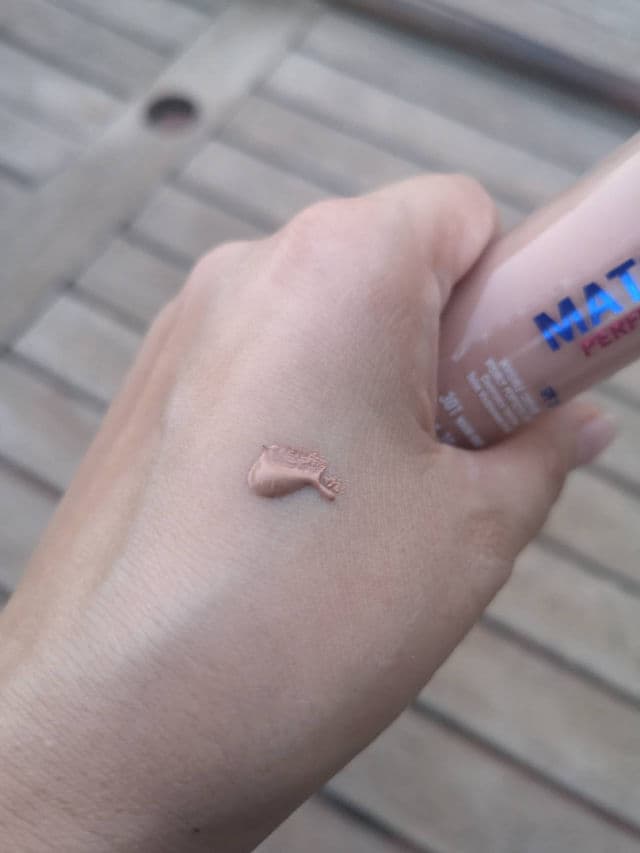 Rimmel Match Perfection Foundation review photo by lauryte