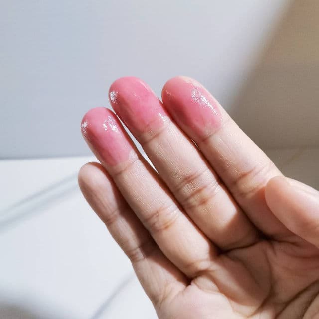 ALLVEGAN Color Changing Roll-on Lip Oil review photo by Farahfrh