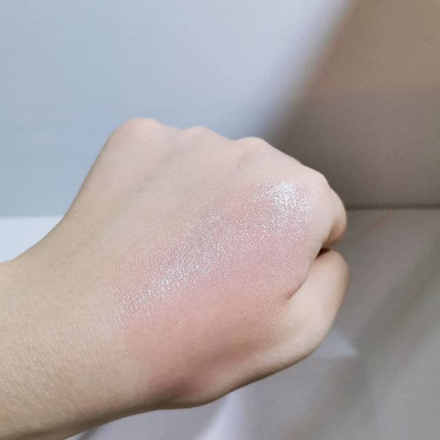 ALLVEGAN Color Changing Roll-on Lip Oil review photo by Farahfrh