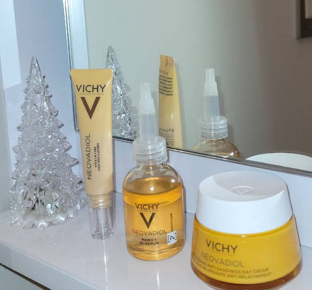 Vichy Laboratories Neovadiol Multi-Corrective Eye & Lip Care review photo by jesstries