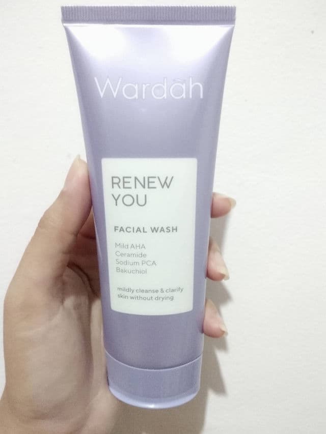 Wardah Renew You Anti Aging Facial Wash review photo by RintamiNurFajriah