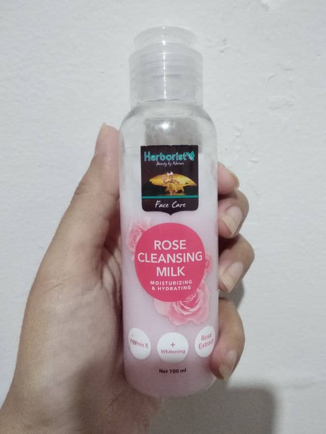 Herborist Rose Cleansing Milk review photo by RintamiNurFajriah