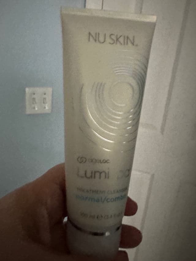 Nu Skin ageLOC LumiSpa Treatment Cleanser Normal/Combo review photo by Alyant21