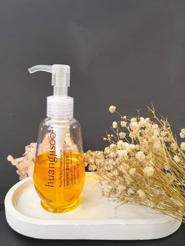 Huangjisoo Pure Perfect Cleansing Oil review photo by annisahmai