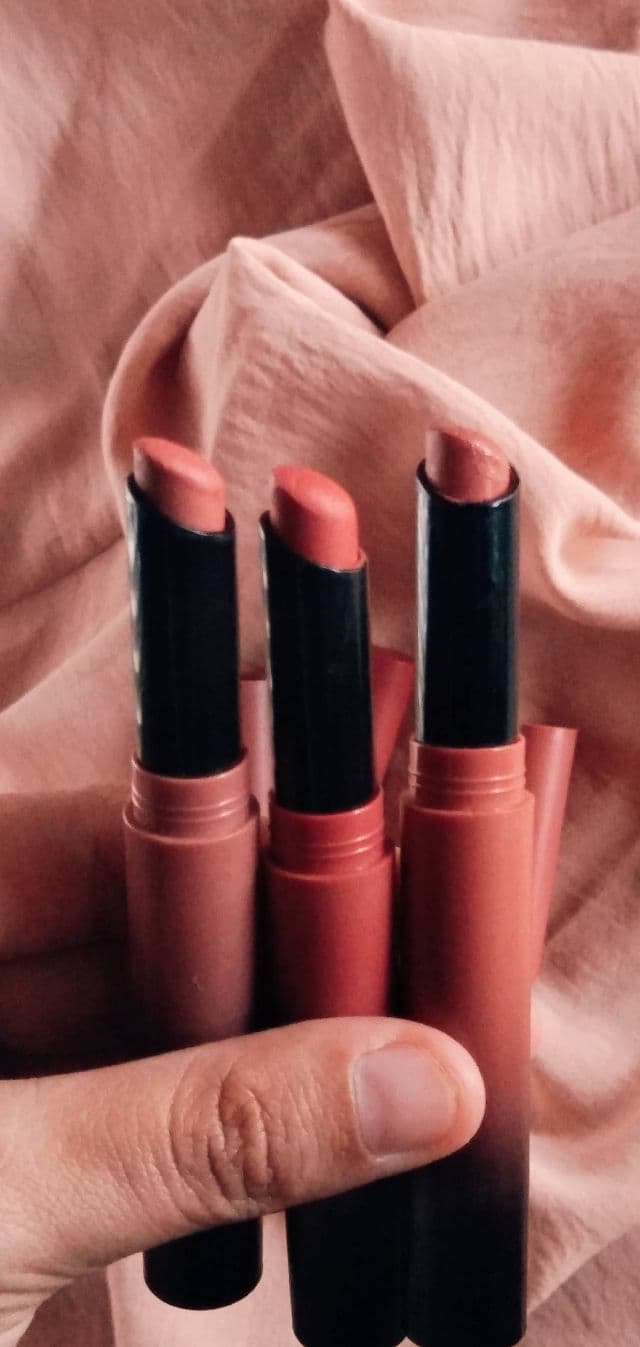 Maybelline Color Sensational Ultimatte Slim Lipstick review photo by skinathc