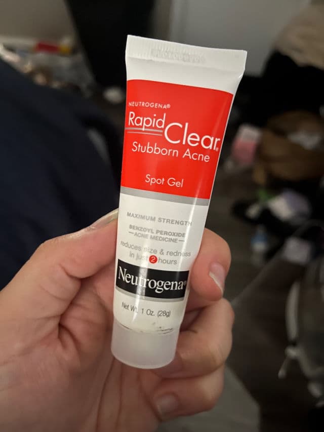 Neutrogena Rapid Clear Stubborn Acne Spot Gel review photo by notyogorl69