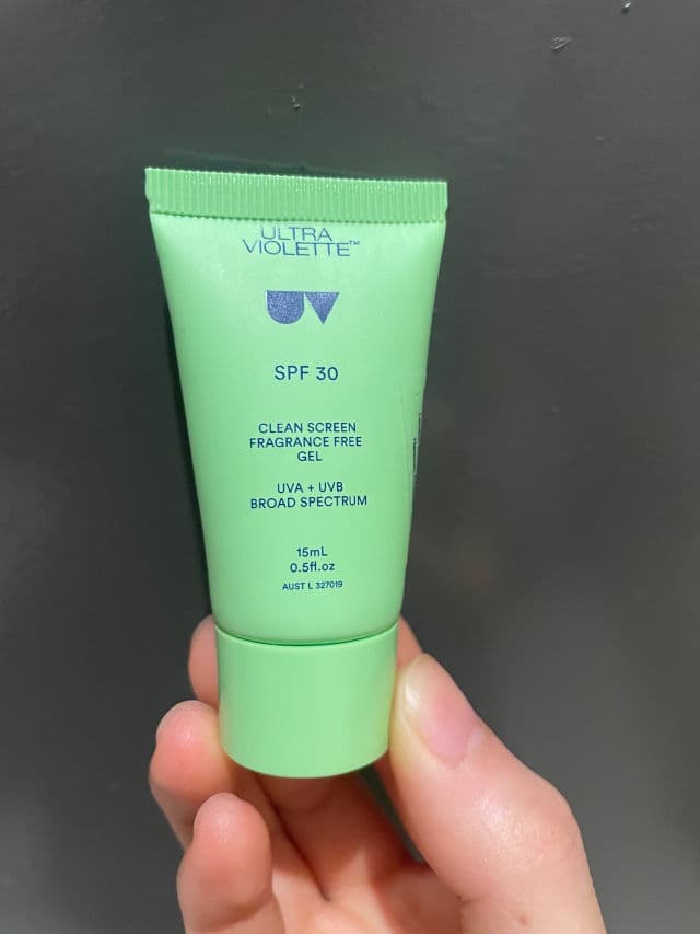 Ultra Violette Clean Screen SPF 30 Fragrance Free Weightless Gel Skinscreen review photo by Hongvan