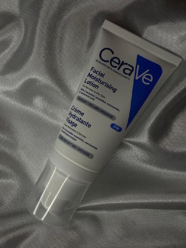 CeraVe Facial Moisturizing Lotion review photo by AminaNaseer