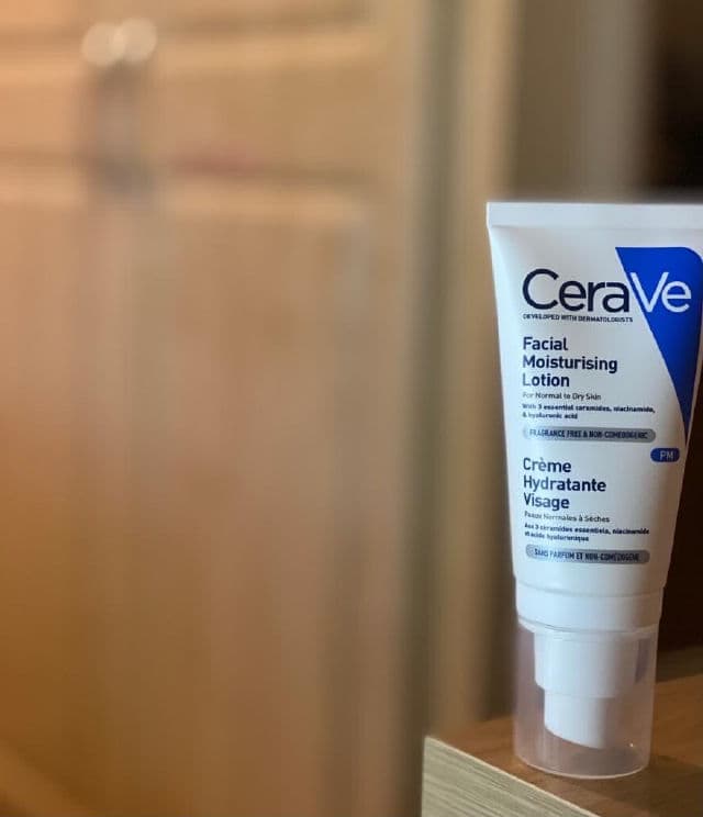 CeraVe Facial Moisturizing Lotion review photo by AminaNaseer
