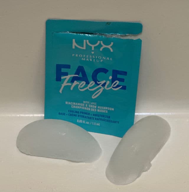 Nyx Cosmetics Face Freezie Cooling Primer + Moisturizer review photo by Picky59451