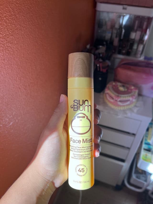 Sun Bum Original SPF 45 Sunscreen Face Mist review photo by theglowverdict