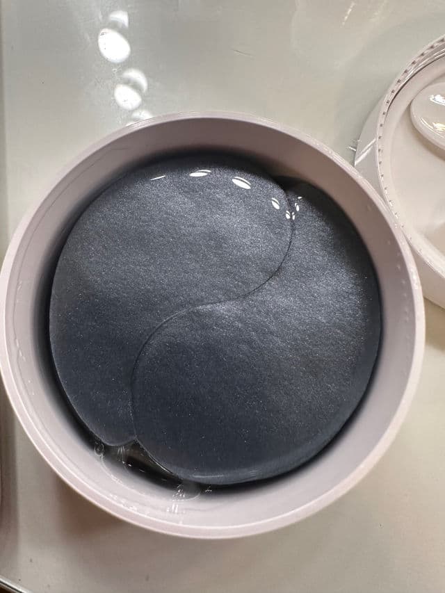 ESFOLIO Black Pearl Hydrogel Eye Patch review photo by kirstinangela