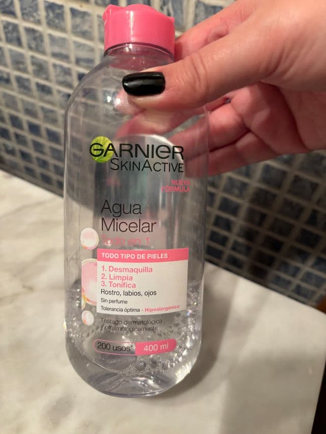 Garnier Micellar Cleansing Water All-in-1 review photo by Saraninsa