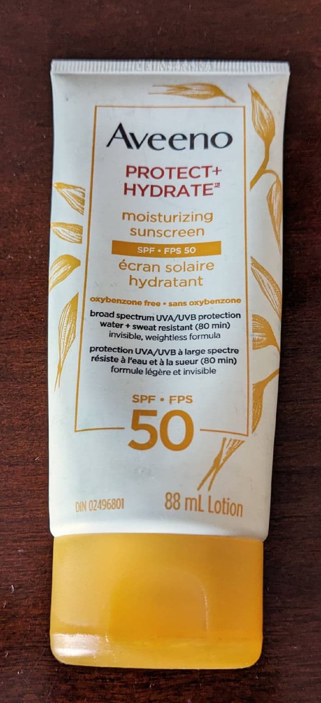 Aveeno Protect & Hydrate Lotion Sunscreen with Broad Spectrum SPF50 for Face review photo by samiahR
