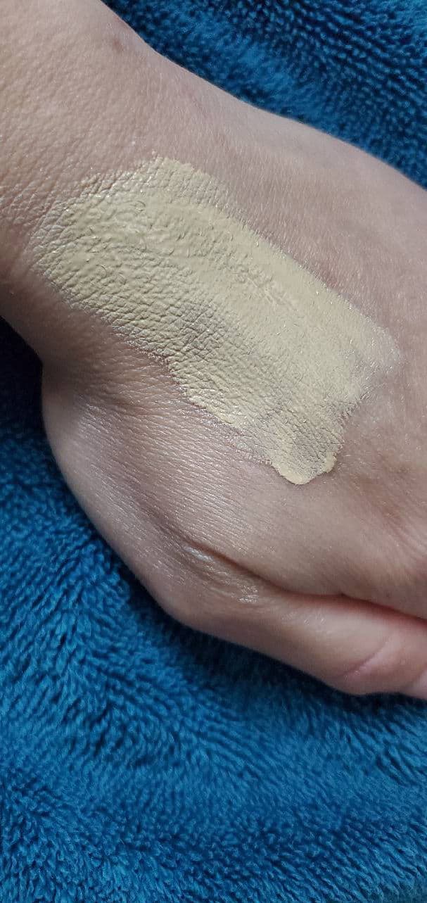 L'Oreal Paris Infallible 32H Freshwear Foundation SPF 25 review photo by PickyKittens