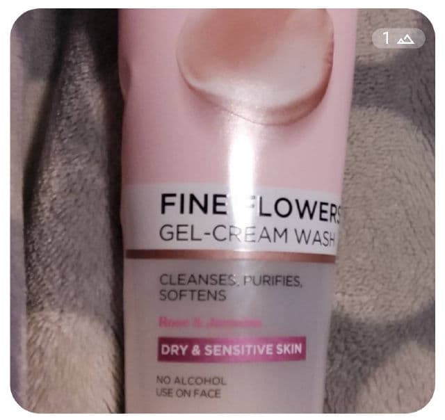 L'Oreal Paris Fine Flowers Gel-Cream Wash review photo by DollsHead