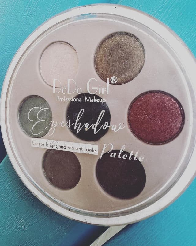 UOMA Beauty Salute To The Sun Eyeshadow Palette review photo by Xenaa
