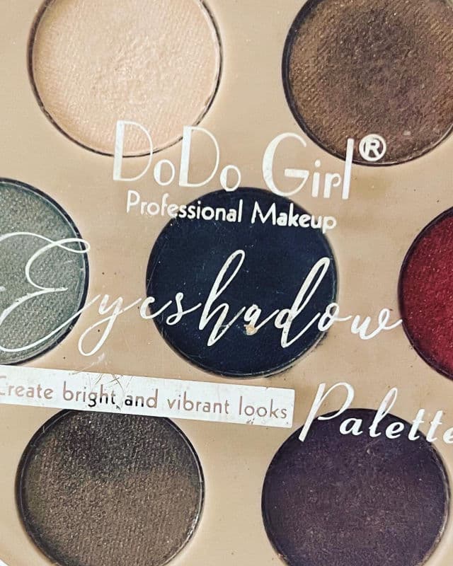 UOMA Beauty Salute To The Sun Eyeshadow Palette review photo by Xenaa