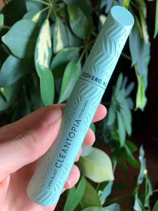 CoverGirl Lash Blast Cleantopia Mascara - Extreme Black review photo by kuuipogirl