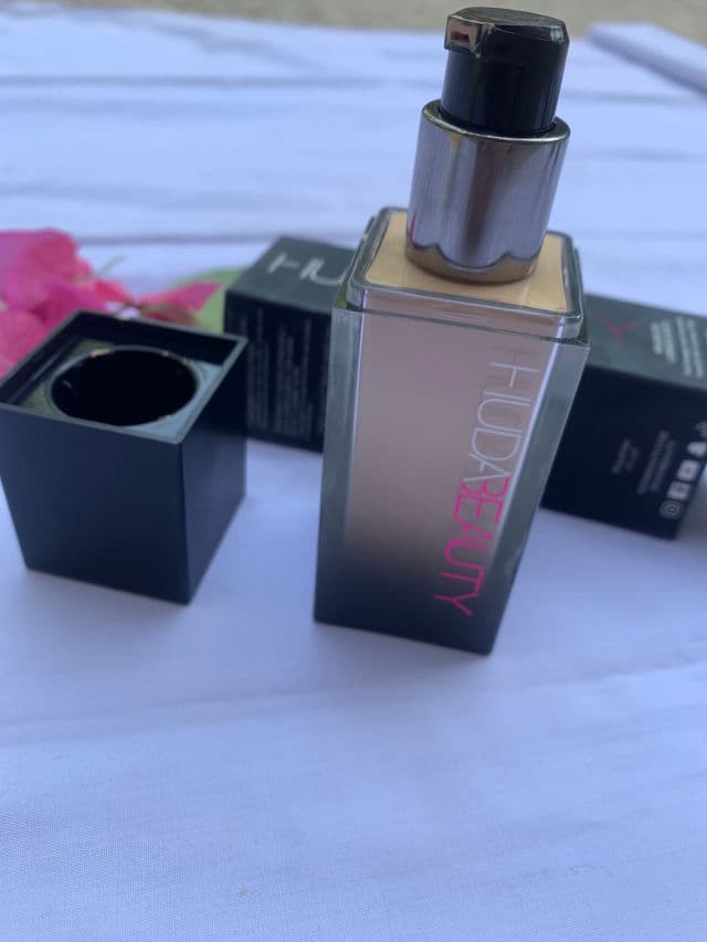 Huda Beauty FauxFilter Luminous Matte Foundation review photo by noorkhawar
