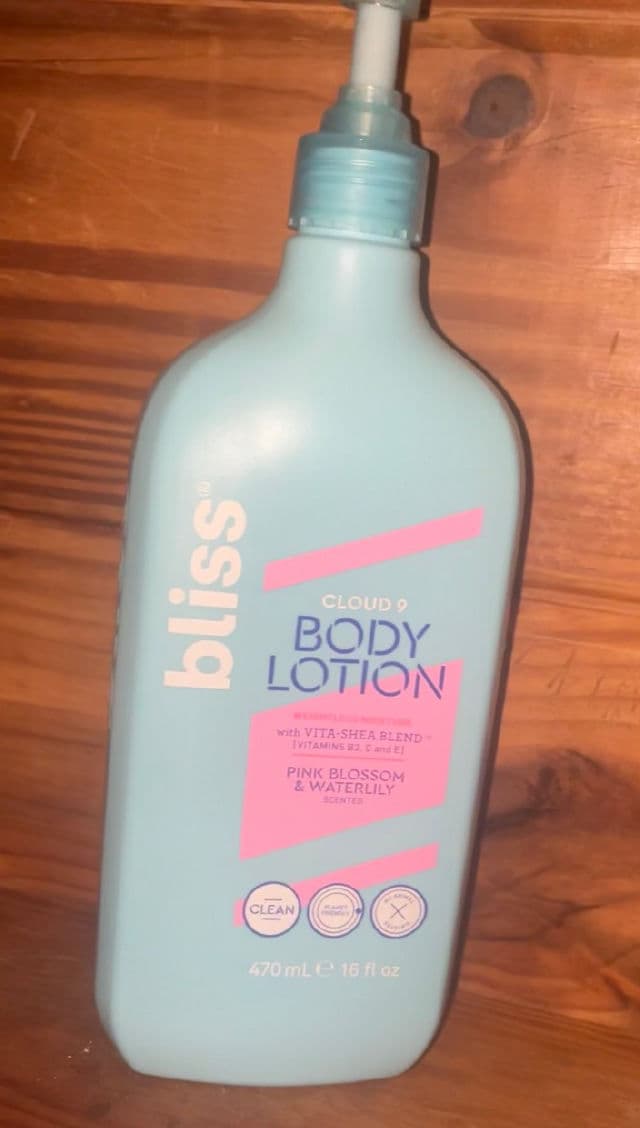 Bliss Cloud 9 Pink Blossom & Water Lily Body Lotion review photo by helloharas