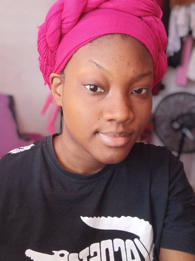 Pond's Clarant B3 Anti-Dark Spots Moisturizer, Normal to Dry review photo by naikafequiere