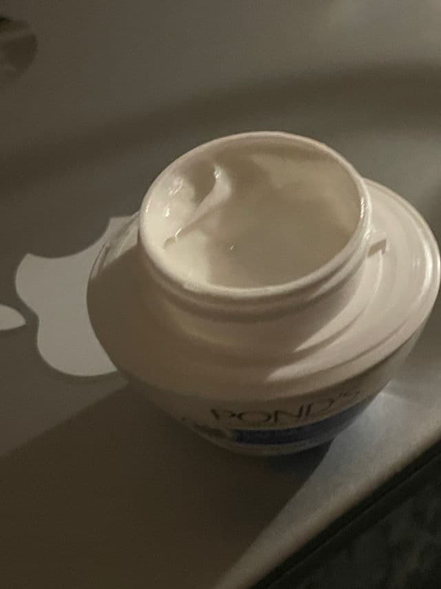 Pond's Crema S Nourishing Moisturizing Cream review photo by erie