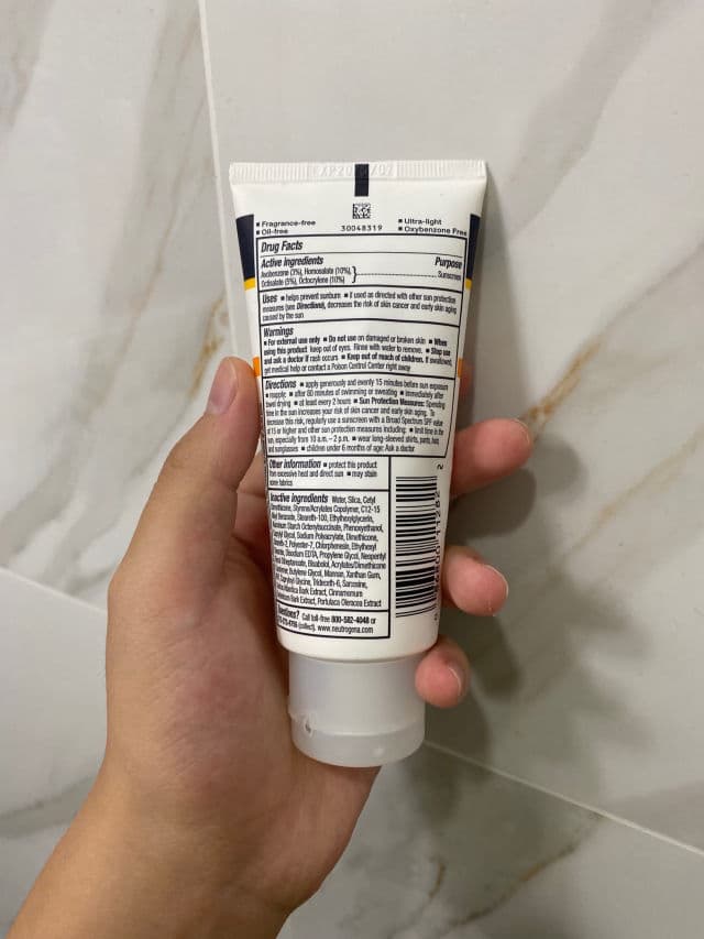 Neutrogena Clear Face Break-Out Free Liquid Lotion Sunscreen Broad Spectrum SPF 50 review photo by alinamalina