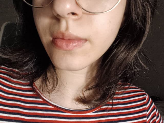 Essence Heart Core Fruity Lip Balm - 02 Sweet Strawberry review photo by inesici