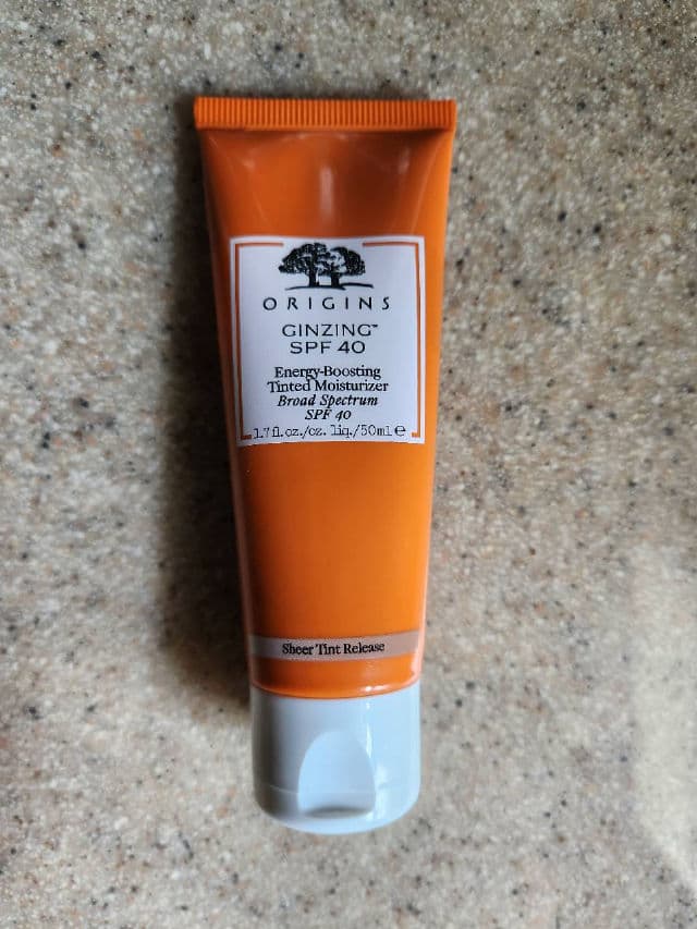 Origins GinZing SPF40 Energy-Boosting Tinted Moisturizer review photo by Ninast