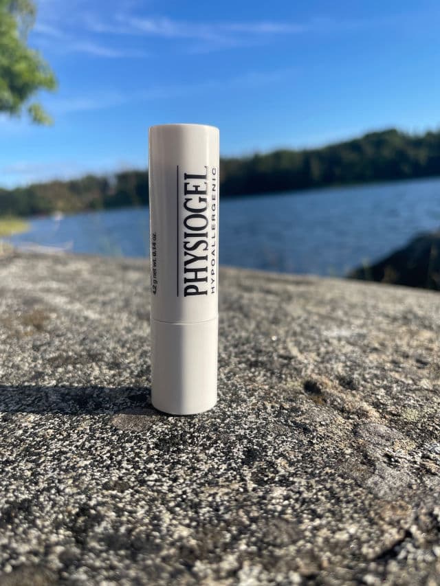 Physiogel Daily Moisture Therapy Mild Lip Balm review photo by skincareshortie