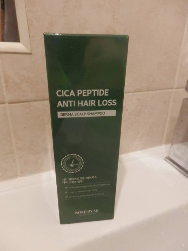 Some By Mi Cica Peptide Anti Hair Loss Derma Scalp Shampoo review photo by DesC