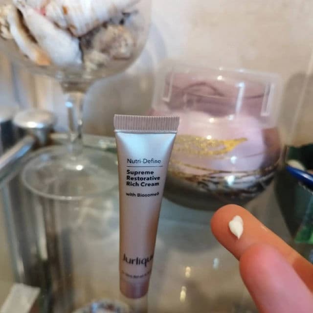 Jurlique Nutri-Define Supreme Restorative Rich Cream review photo by DesC