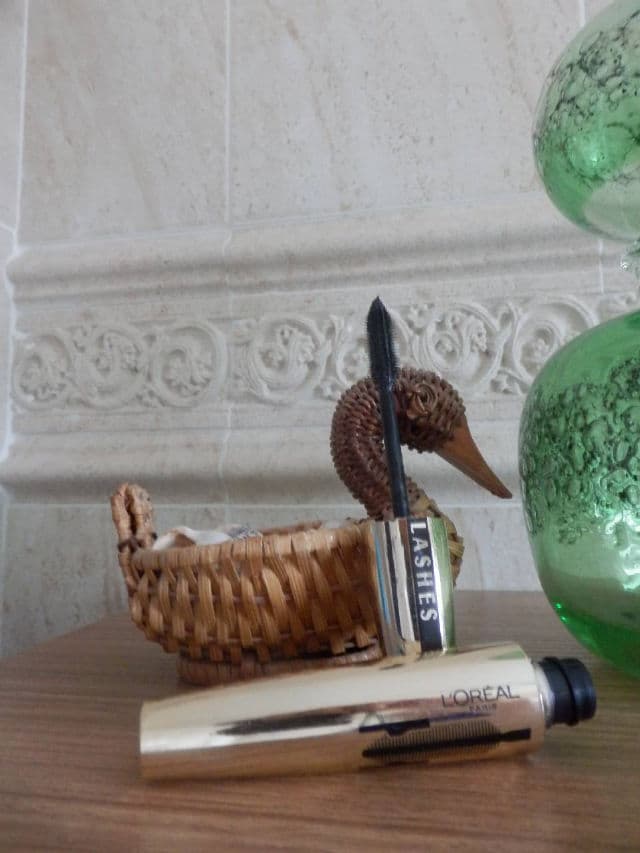 L'Oreal Paris Voluminous Million Lashes Mascara - Black review photo by DesC