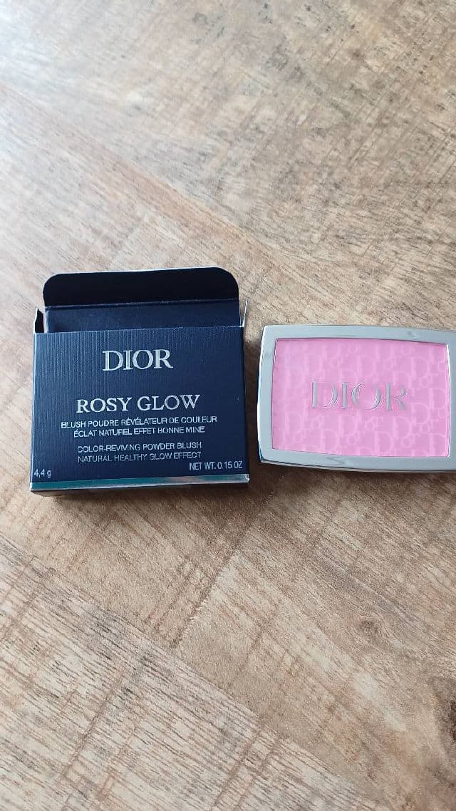 Dior Backstage Rosy Glow Blush 004 Coral review photo by Dolphinqueen01