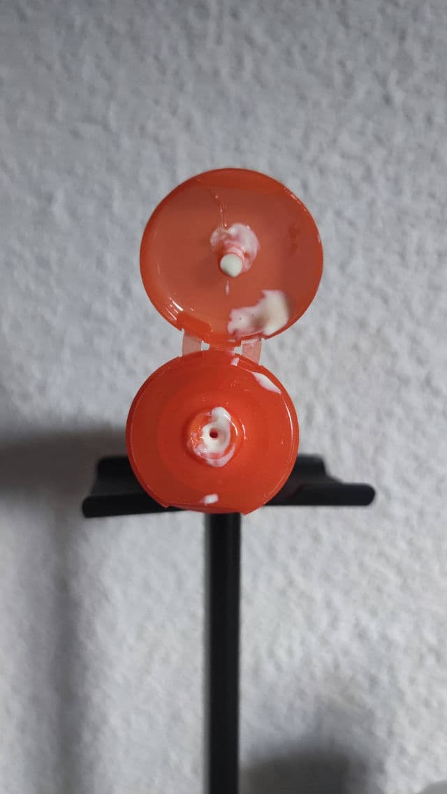 SVR Sun Secure Crème SPF50+ review photo by Hvnlo