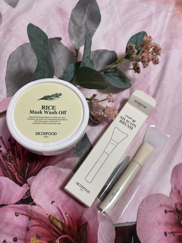 SKINFOOD Black Sugar Strawberry review photo by Morenita1983