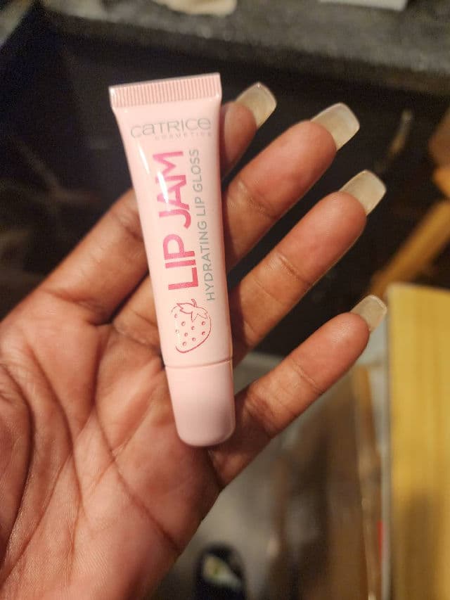 Catrice 040 I Like You Berry Much review photo by GracefulBeauty