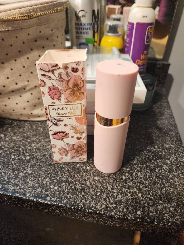 Winky Lux White Tea Tinted Veil Moisturizer SPF 30 review photo by GracefulBeauty