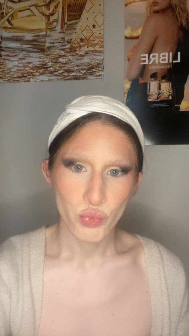 Estee Lauder Double Wear Stay-in-Place Foundation SPF 10 review photo by daisydoll