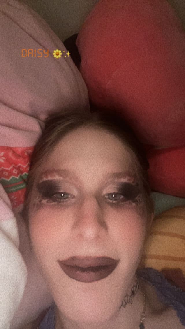 Estee Lauder Double Wear Stay-in-Place Foundation SPF 10 review photo by daisydoll