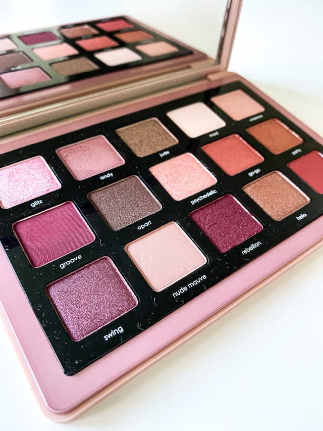 Natasha Denona Retro Eyeshadow Palette review photo by Anneromakeup