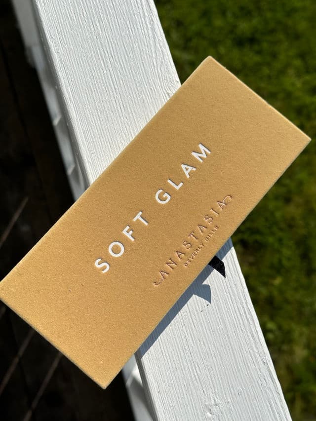 Anastasia Beverly Hills Soft Glam Eyeshadow Palette review photo by Anneromakeup