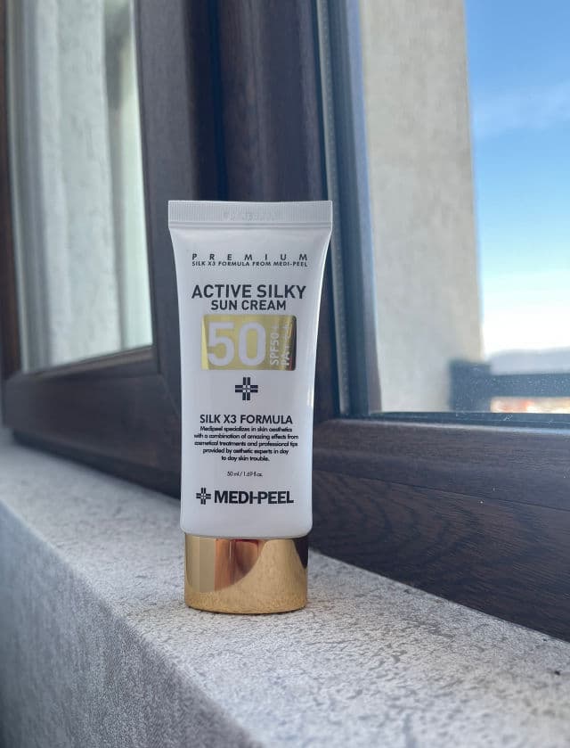 medi-peel Active Silky Sun Cream SPF50+ PA+++ review photo by Scincarebysalome