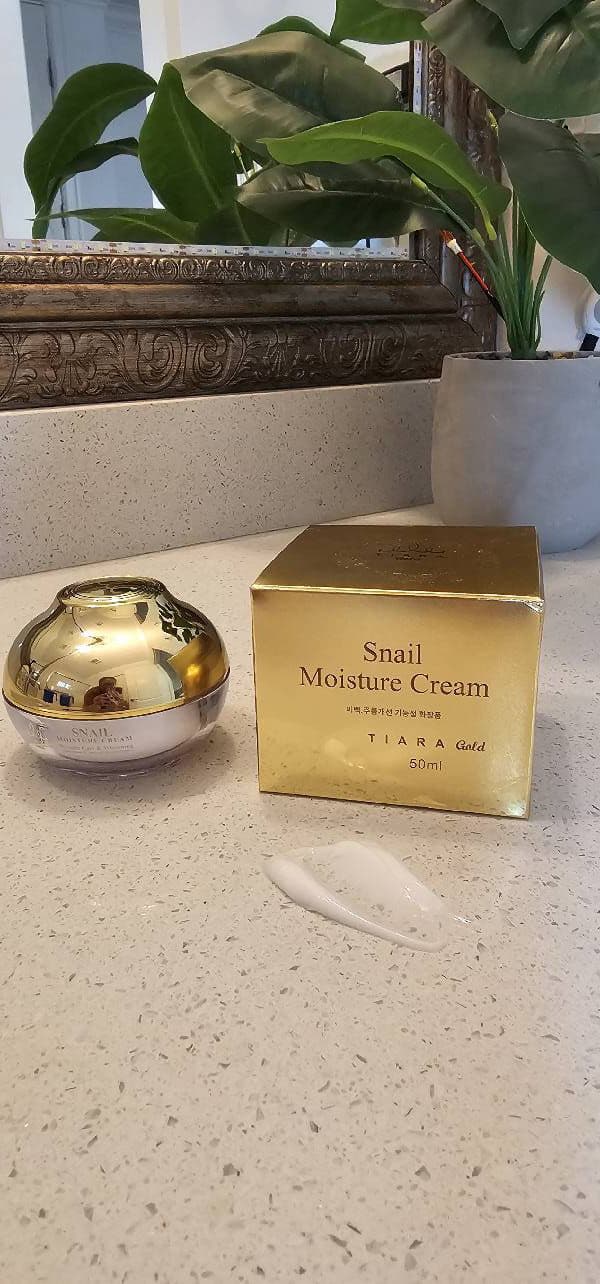 Tiara Gold Multi Premium Snail Moisture Cream review photo by RizDaud2000