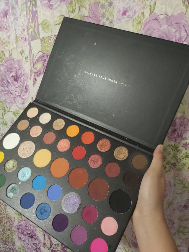 Morphe James Charles Artistry Palette review photo by DesChini